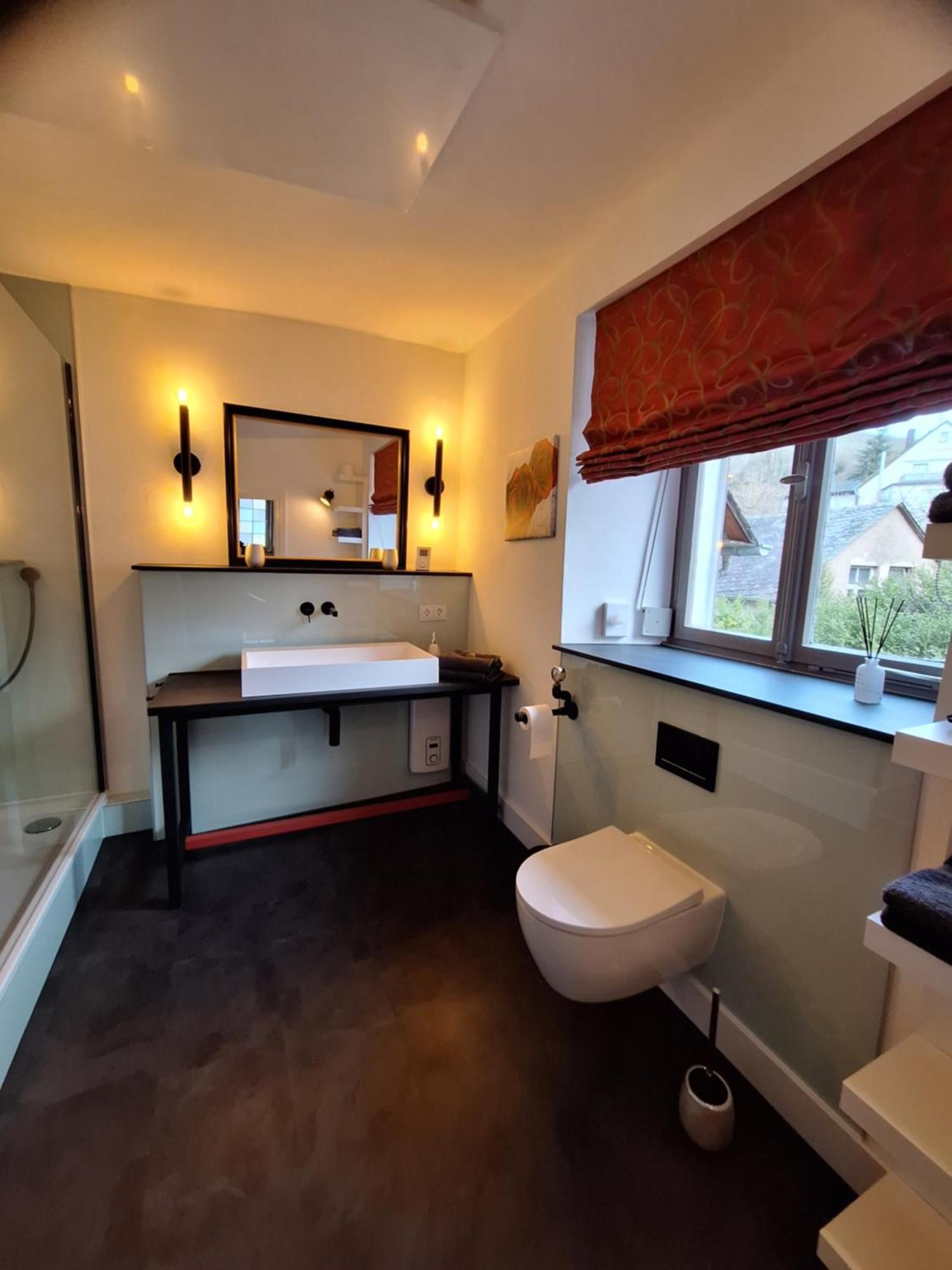 Appartement Moselperle- Urlaub Im Historischen Fachwerkhaeuschen à Bullay Extérieur photo